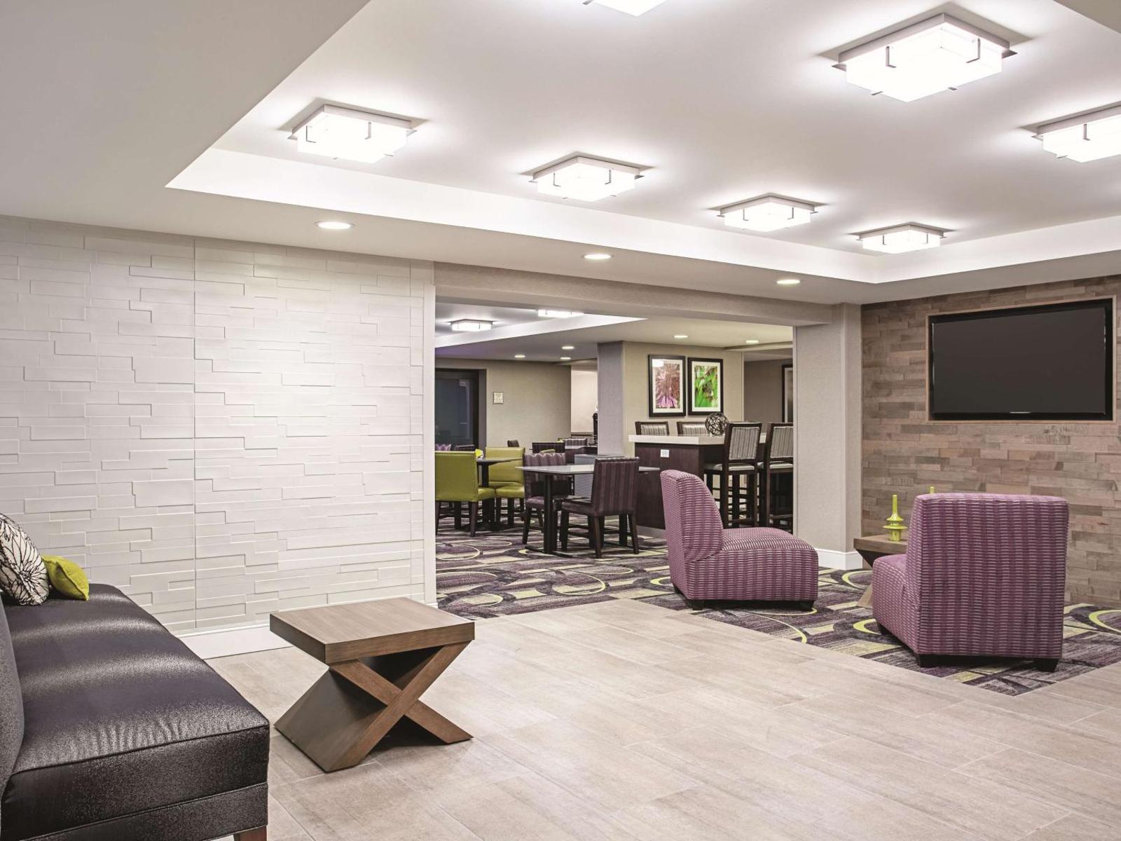 La Quinta Inn & Suites by Wyndham Baltimore N/White Marsh