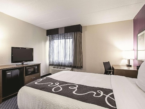 La Quinta Inn & Suites by Wyndham Baltimore N/White Marsh image 27